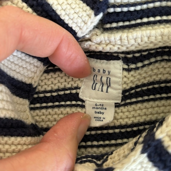 Baby Gap Navy Striped Cotton Button Up Sweater/Cardigan Size 6-12 months - Picture 2 of 8